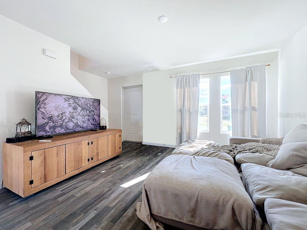 Image 5 of 22 For 17209 Sabrina Circle