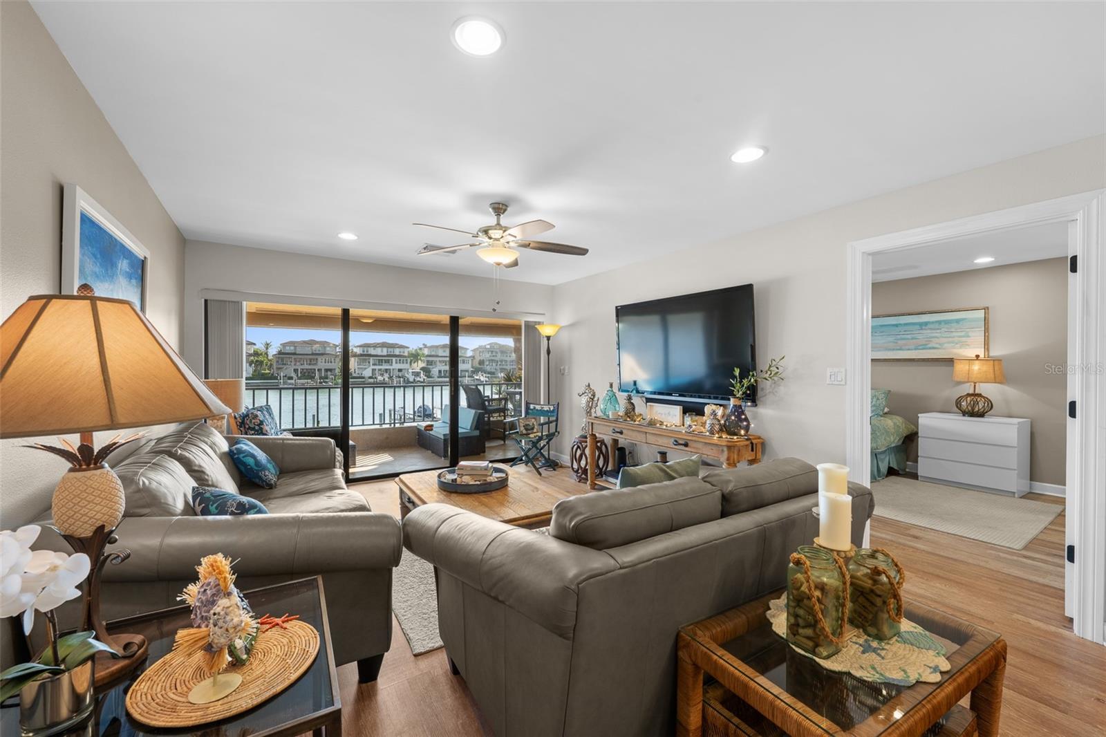 Image 14 of 46 For 4750 Brittany Drive S 126