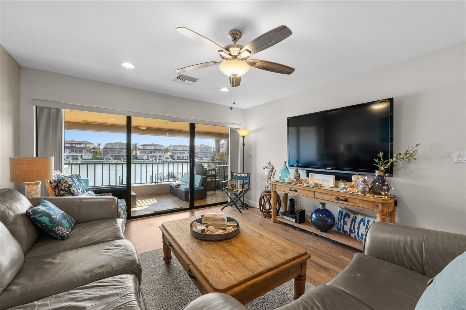 Image 16 of 46 For 4750 Brittany Drive S 126