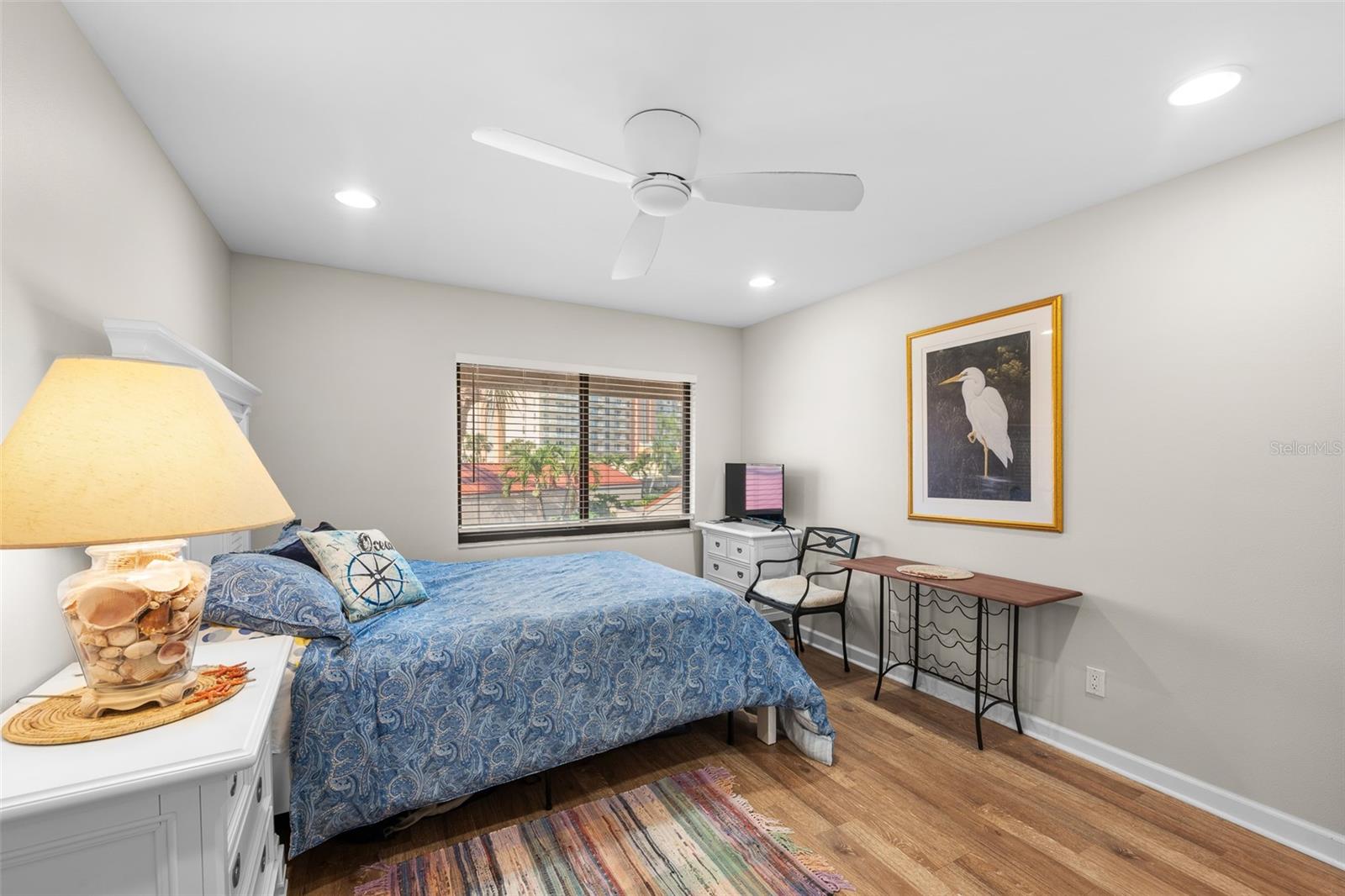 Image 30 of 46 For 4750 Brittany Drive S 126