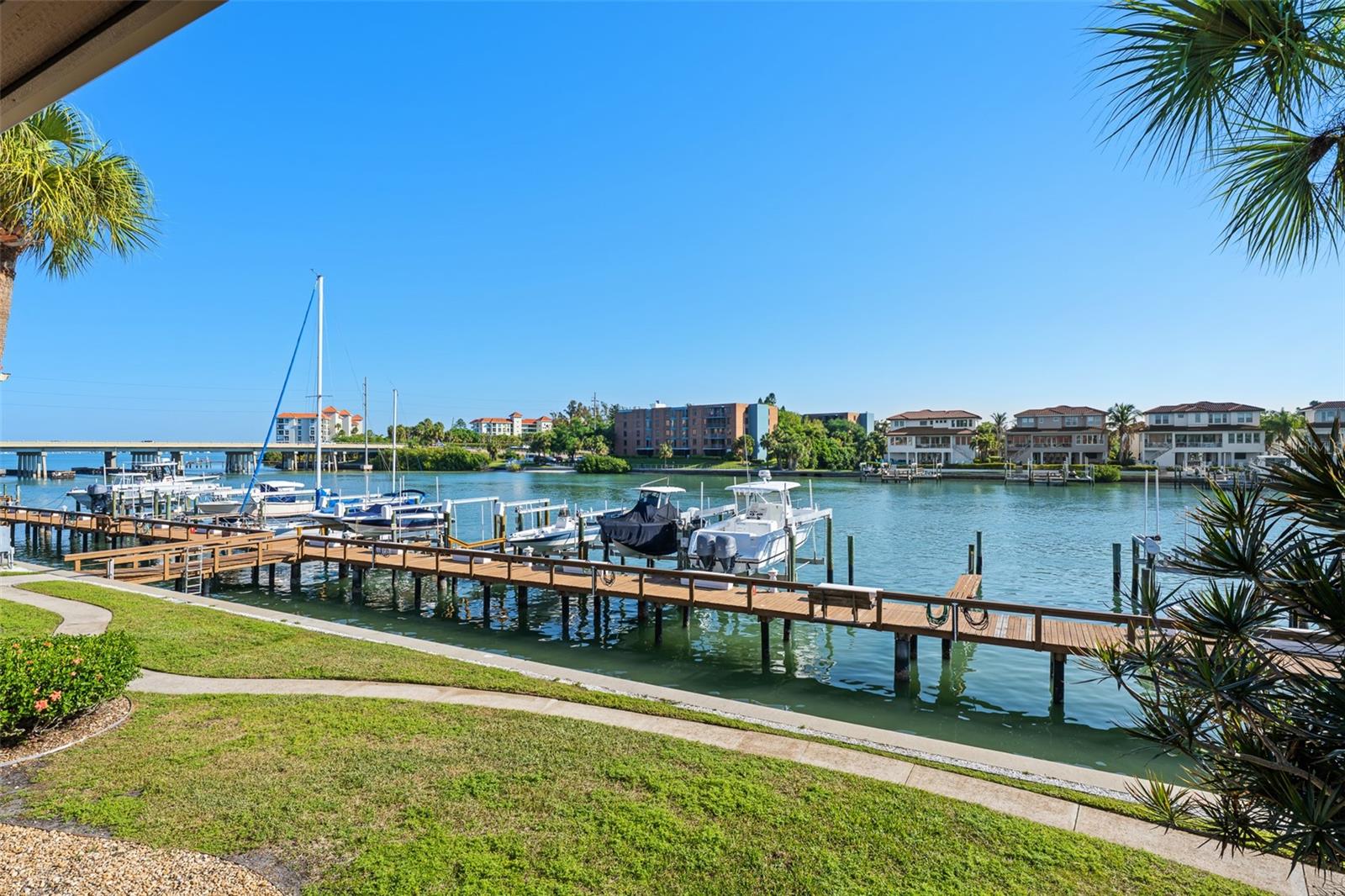 Image 38 of 46 For 4750 Brittany Drive S 126