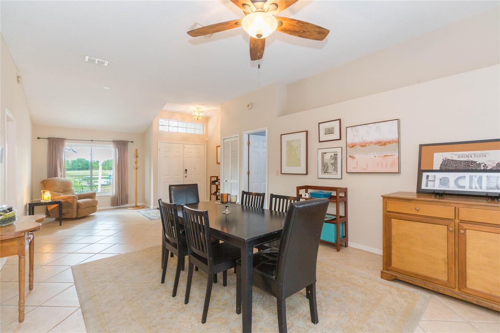 Listing photo id 8 for 9313 Rockrose Drive