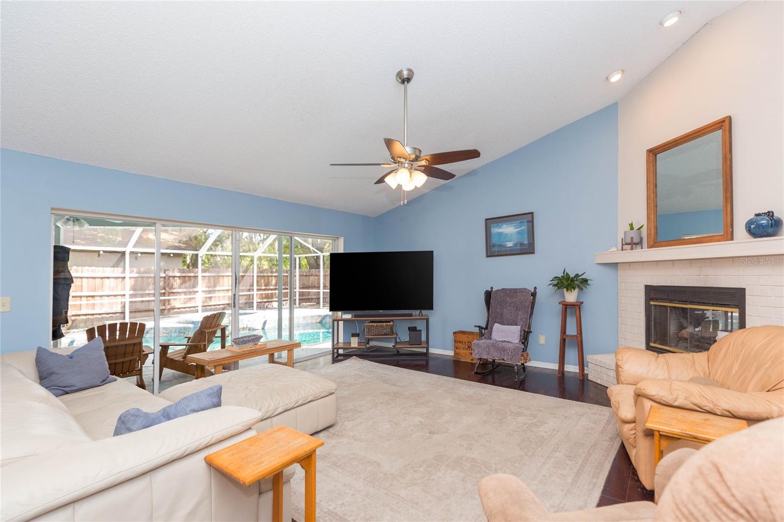 Listing photo id 15 for 9313 Rockrose Drive