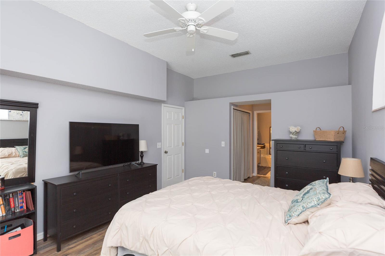 Listing photo id 24 for 9313 Rockrose Drive