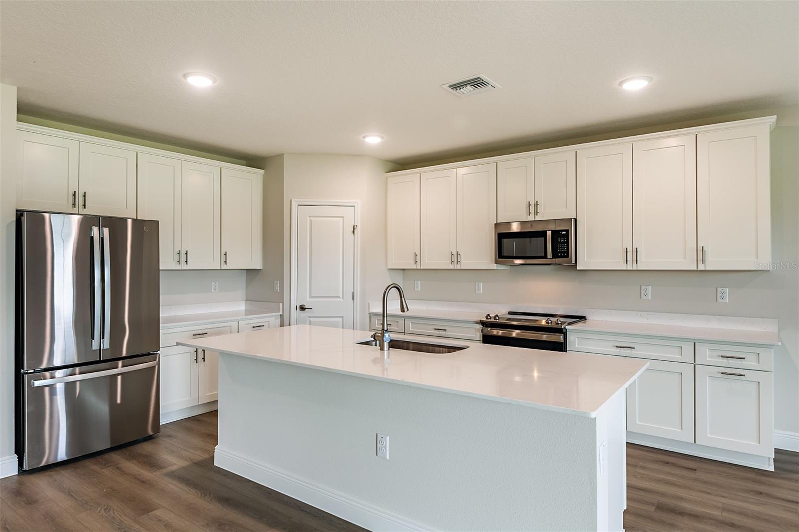 Image 6 of 31 For 9936 Annunciation Drive