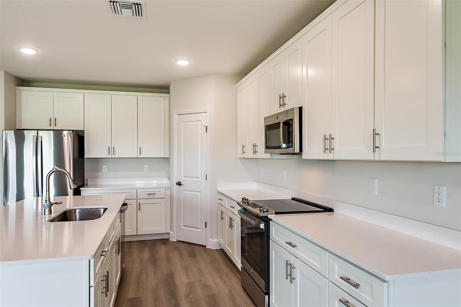 Image 8 of 31 For 9936 Annunciation Drive