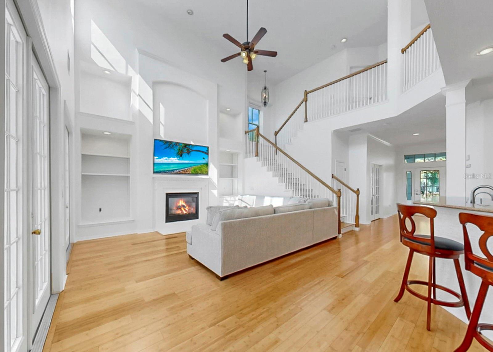 Image 22 of 96 For 435 Islebay Drive