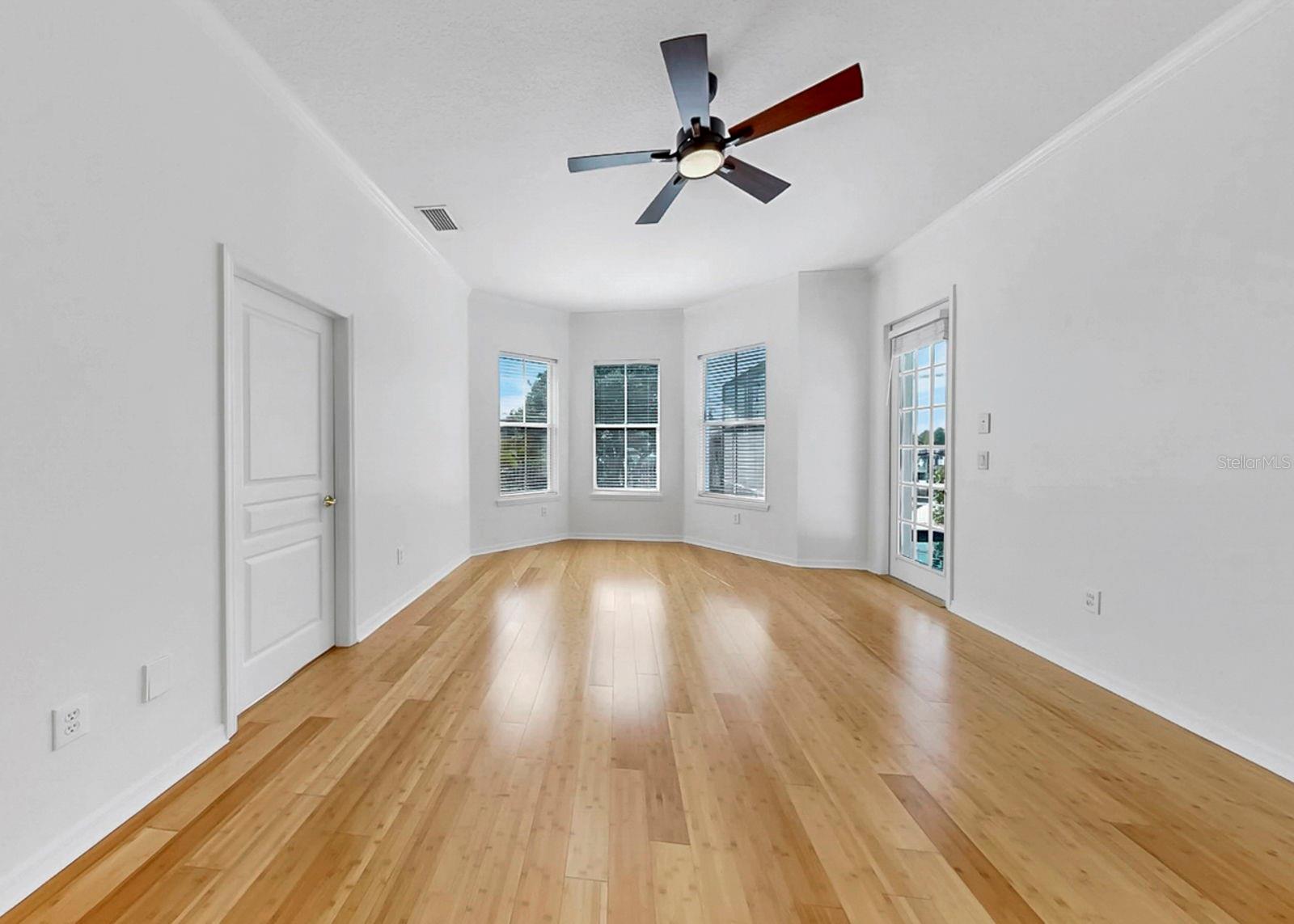 Image 34 of 96 For 435 Islebay Drive