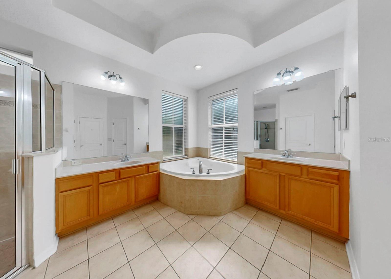 Image 35 of 96 For 435 Islebay Drive