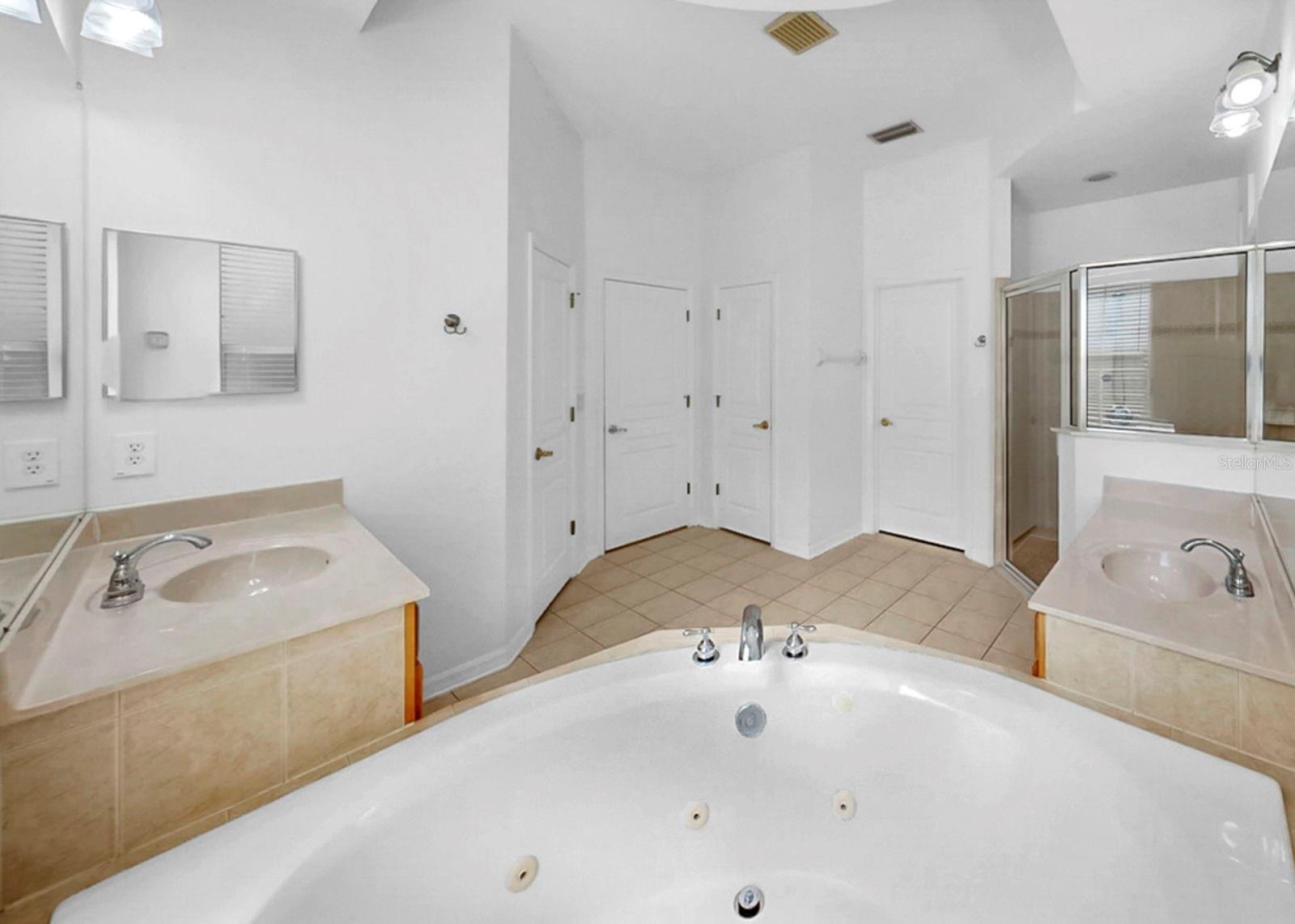 Image 38 of 96 For 435 Islebay Drive