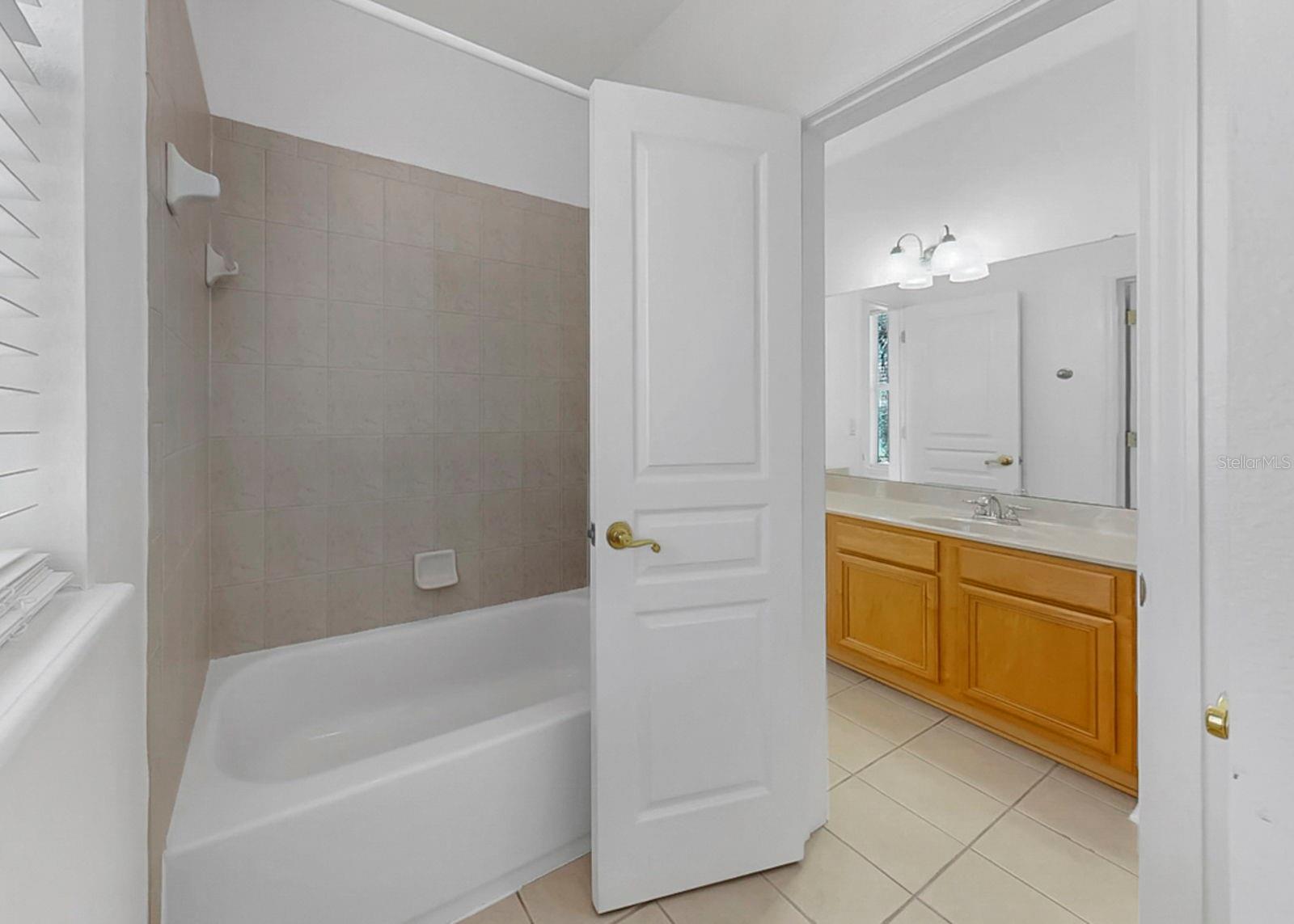 Image 39 of 96 For 435 Islebay Drive