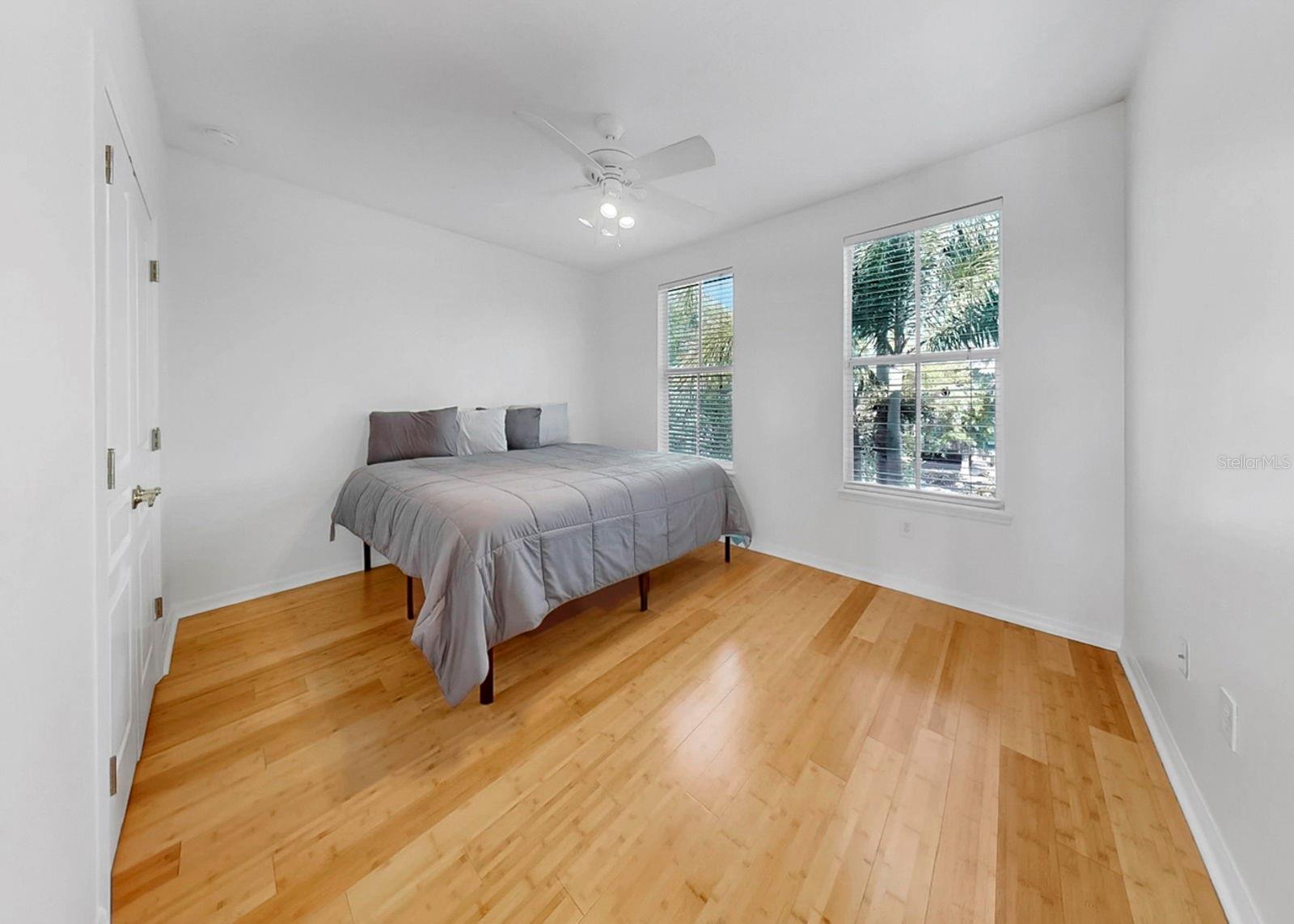 Image 42 of 96 For 435 Islebay Drive