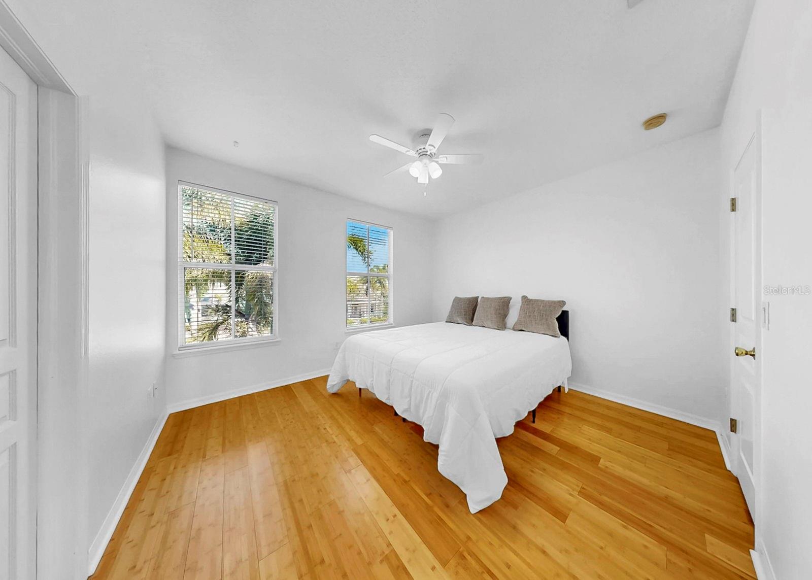 Image 43 of 96 For 435 Islebay Drive