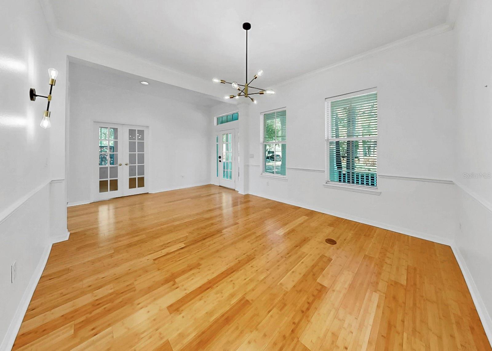 Image 8 of 96 For 435 Islebay Drive