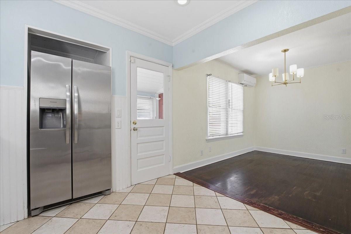 Listing photo id 14 for 1200 22nd Avenue N