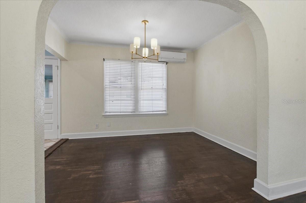 Listing photo id 17 for 1200 22nd Avenue N