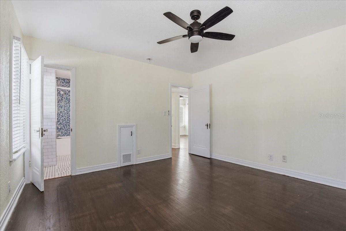 Listing photo id 21 for 1200 22nd Avenue N