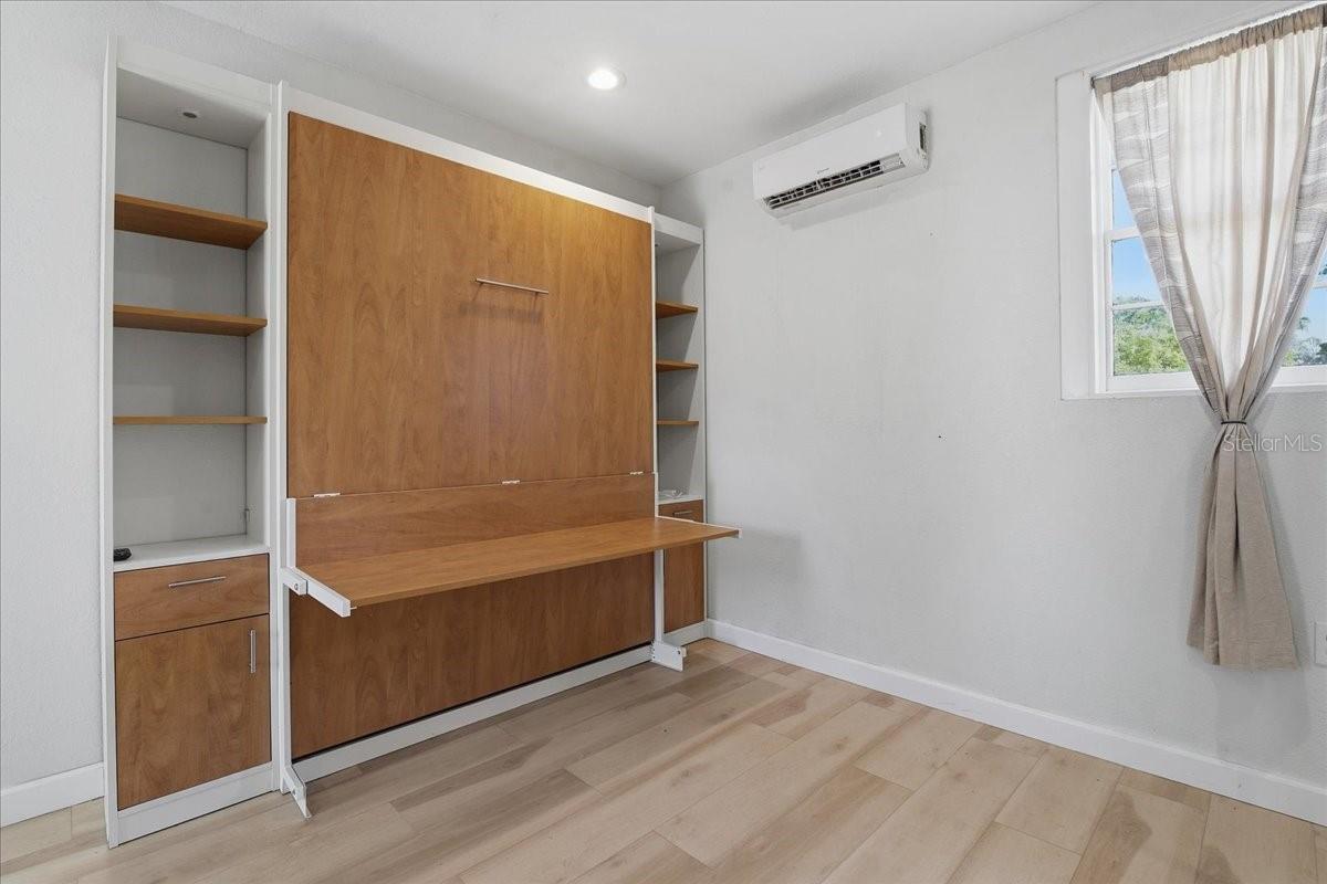 Listing photo id 29 for 1200 22nd Avenue N