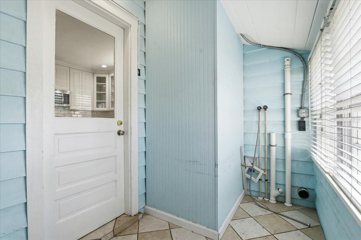 Listing photo id 32 for 1200 22nd Avenue N