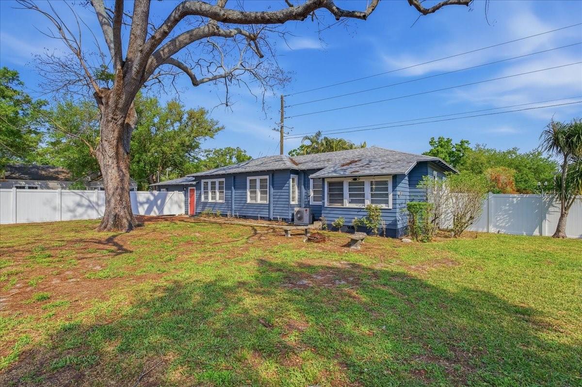 Listing photo id 36 for 1200 22nd Avenue N