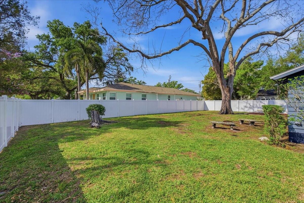 Listing photo id 37 for 1200 22nd Avenue N