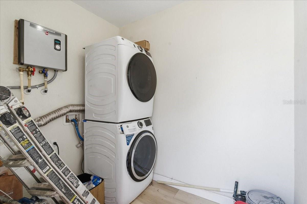 Listing photo id 38 for 1200 22nd Avenue N