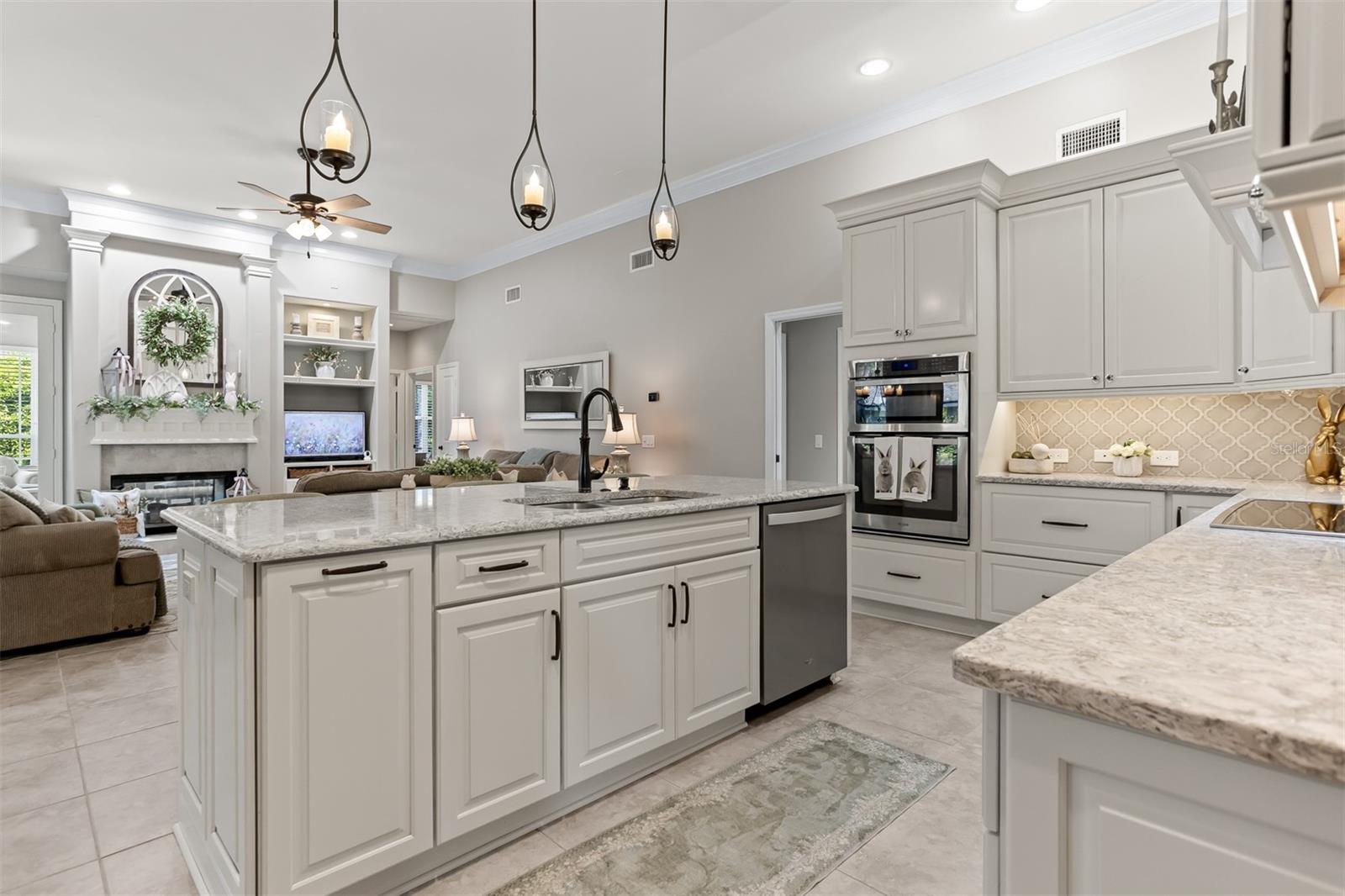 Listing photo id 10 for 2867 Deer Run