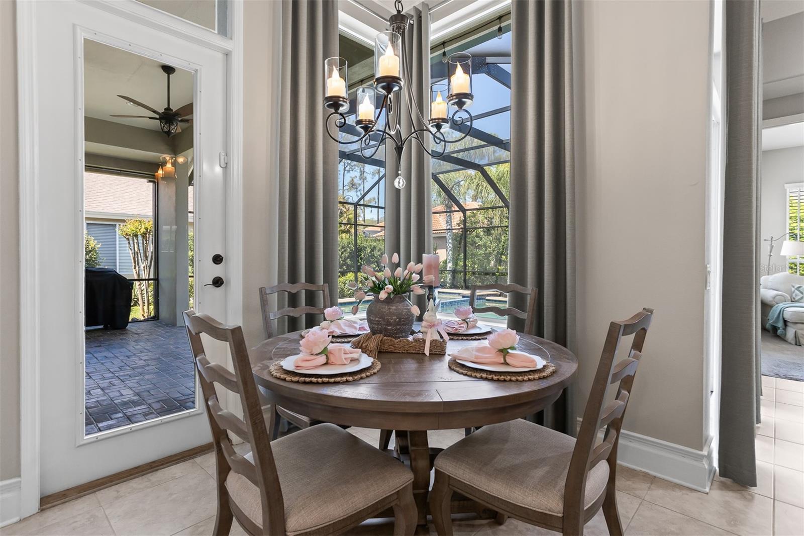 Listing photo id 11 for 2867 Deer Run