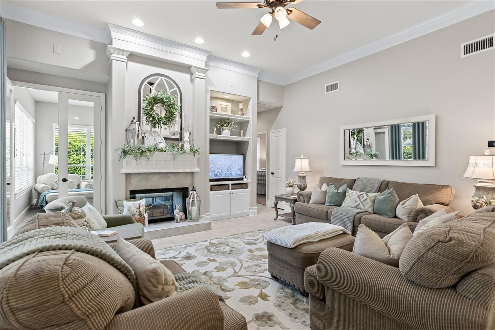 Listing photo id 12 for 2867 Deer Run