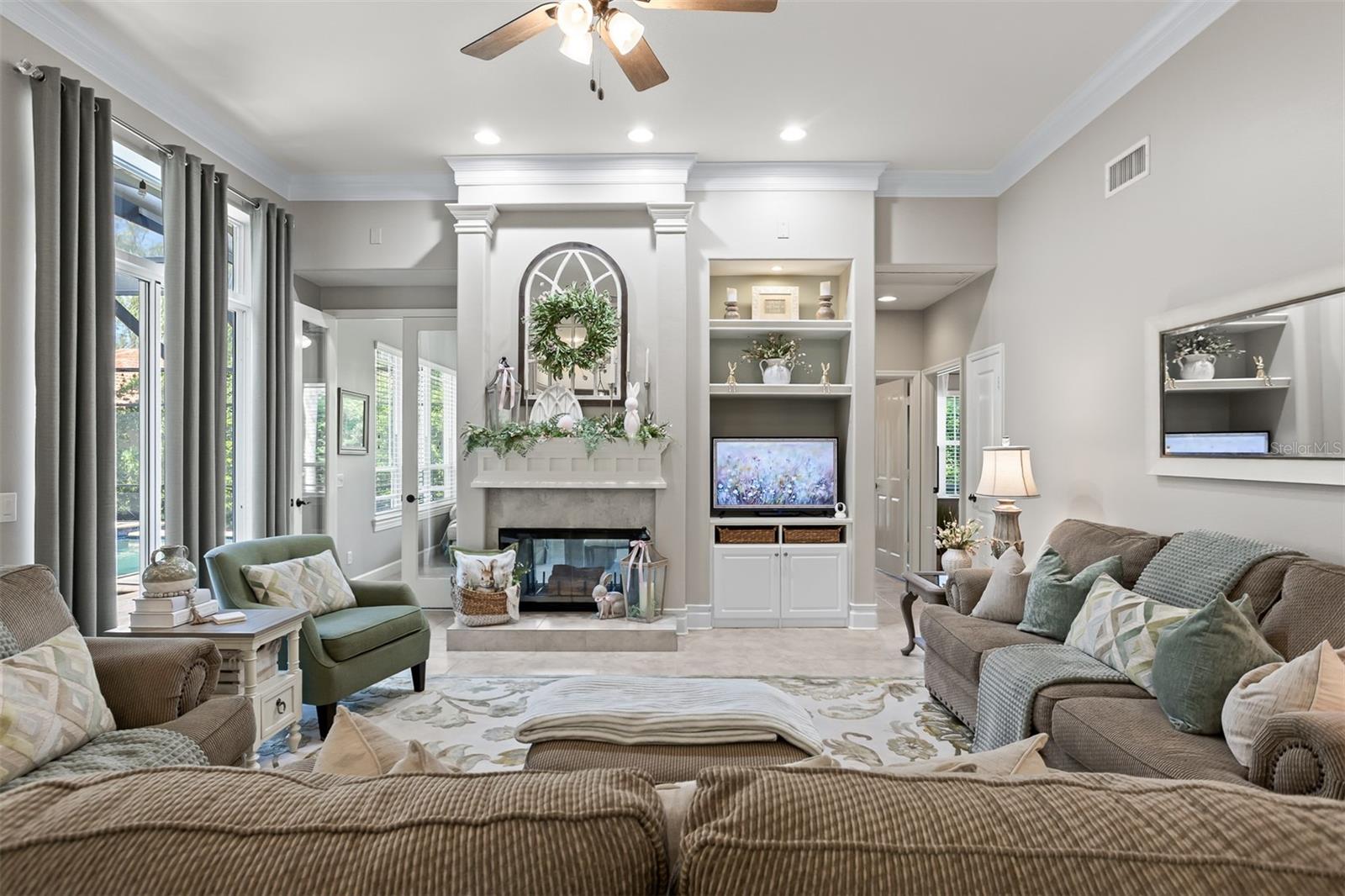 Listing photo id 13 for 2867 Deer Run