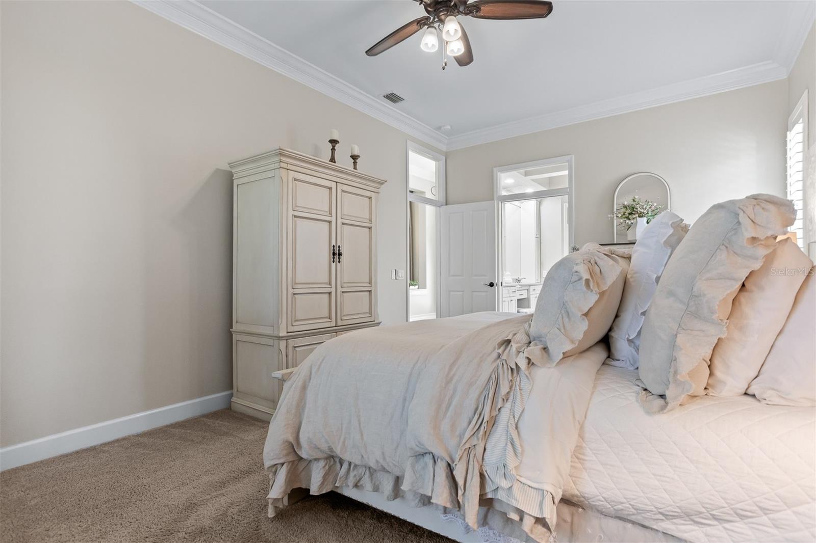 Listing photo id 17 for 2867 Deer Run