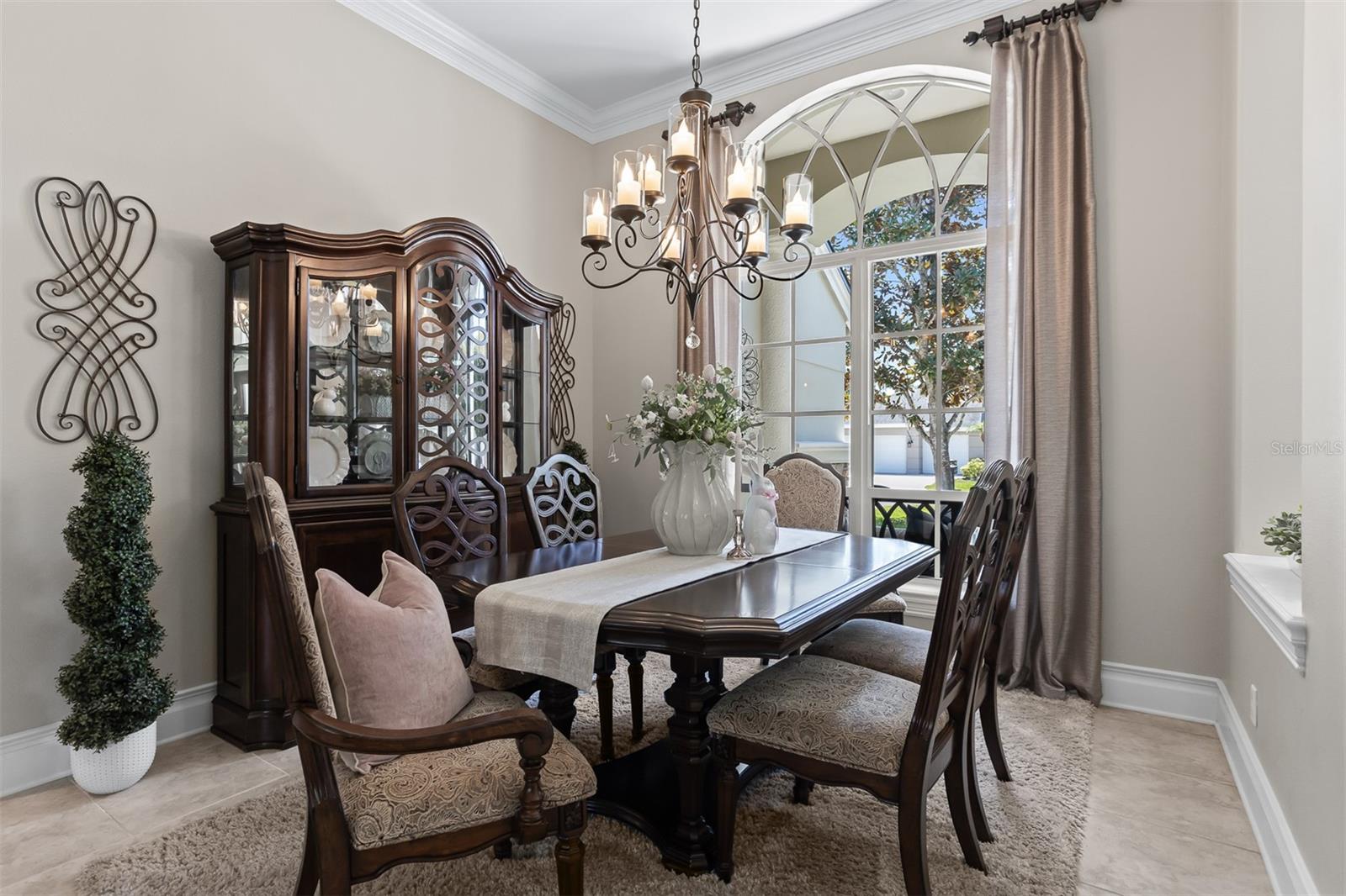 Listing photo id 4 for 2867 Deer Run