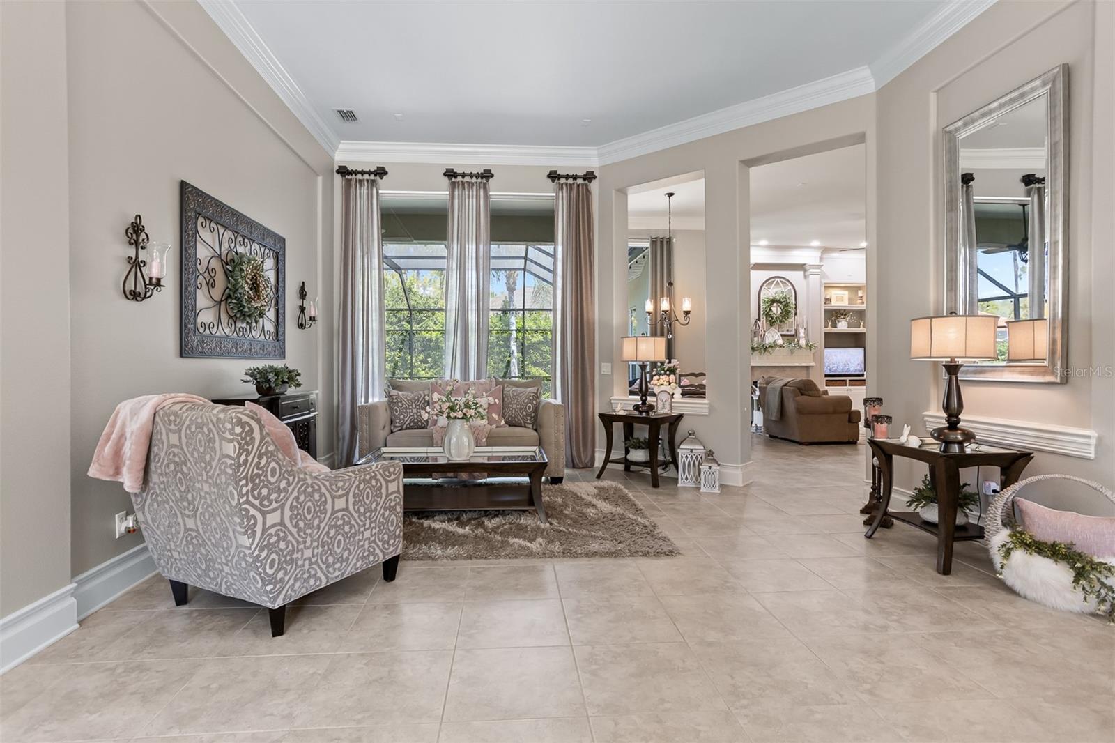 Listing photo id 6 for 2867 Deer Run