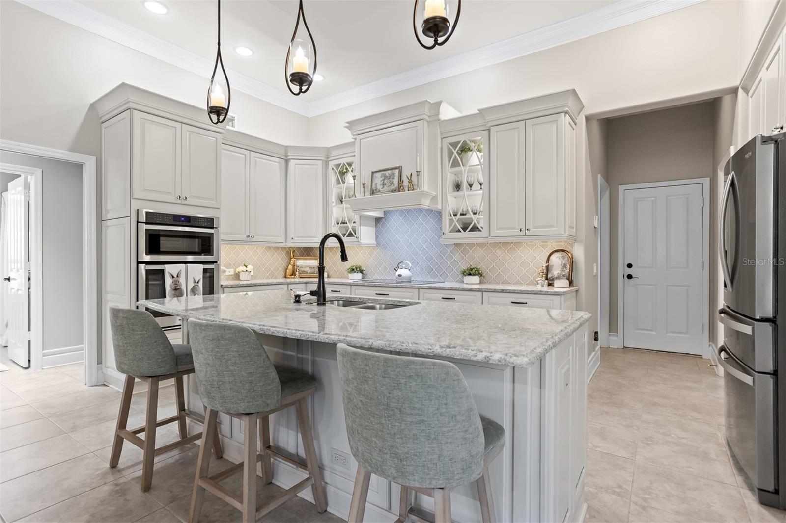 Listing photo id 7 for 2867 Deer Run