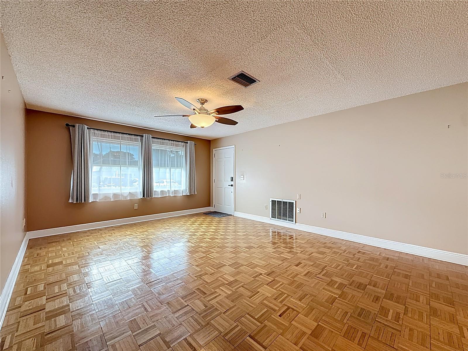 Image 6 of 61 For 403 Mindy Drive