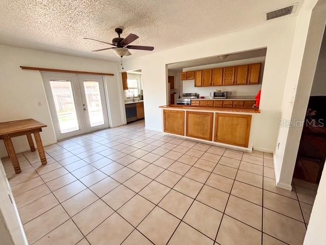 Listing photo id 12 for 12422 Cardiff Drive