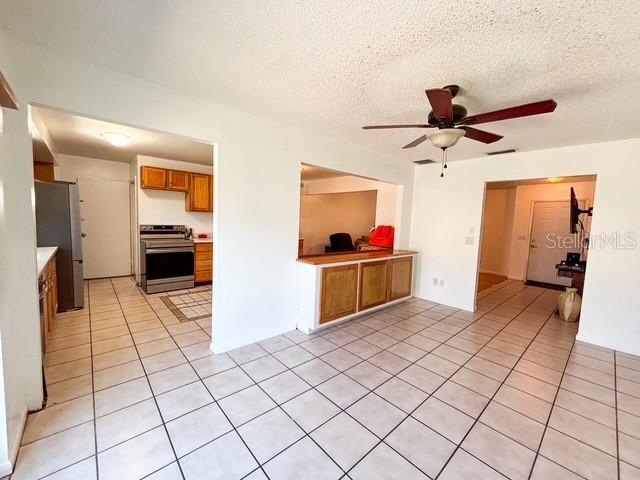 Listing photo id 15 for 12422 Cardiff Drive