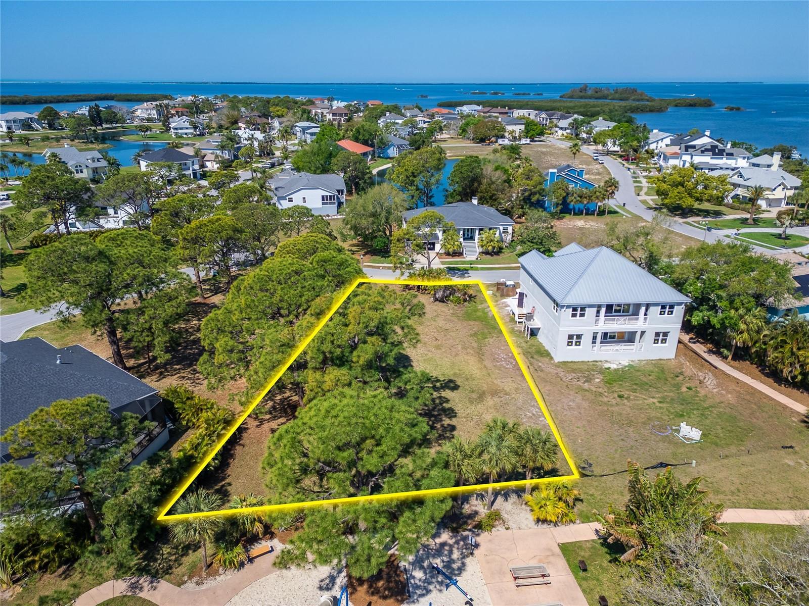 Image 15 of 25 For Harbour Watch Drive