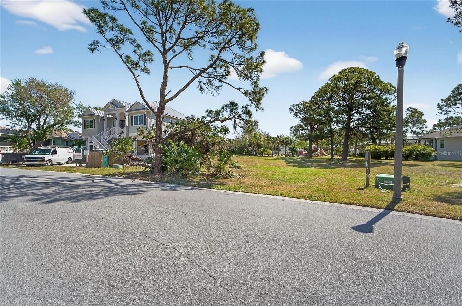 Image 19 of 25 For Harbour Watch Drive