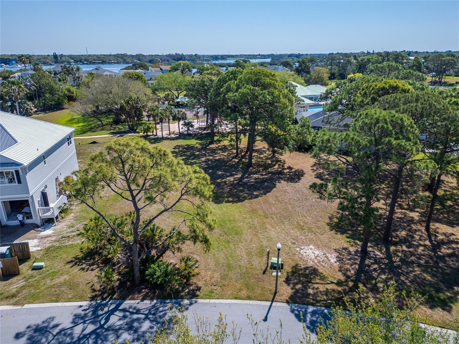 Image 4 of 25 For Harbour Watch Drive