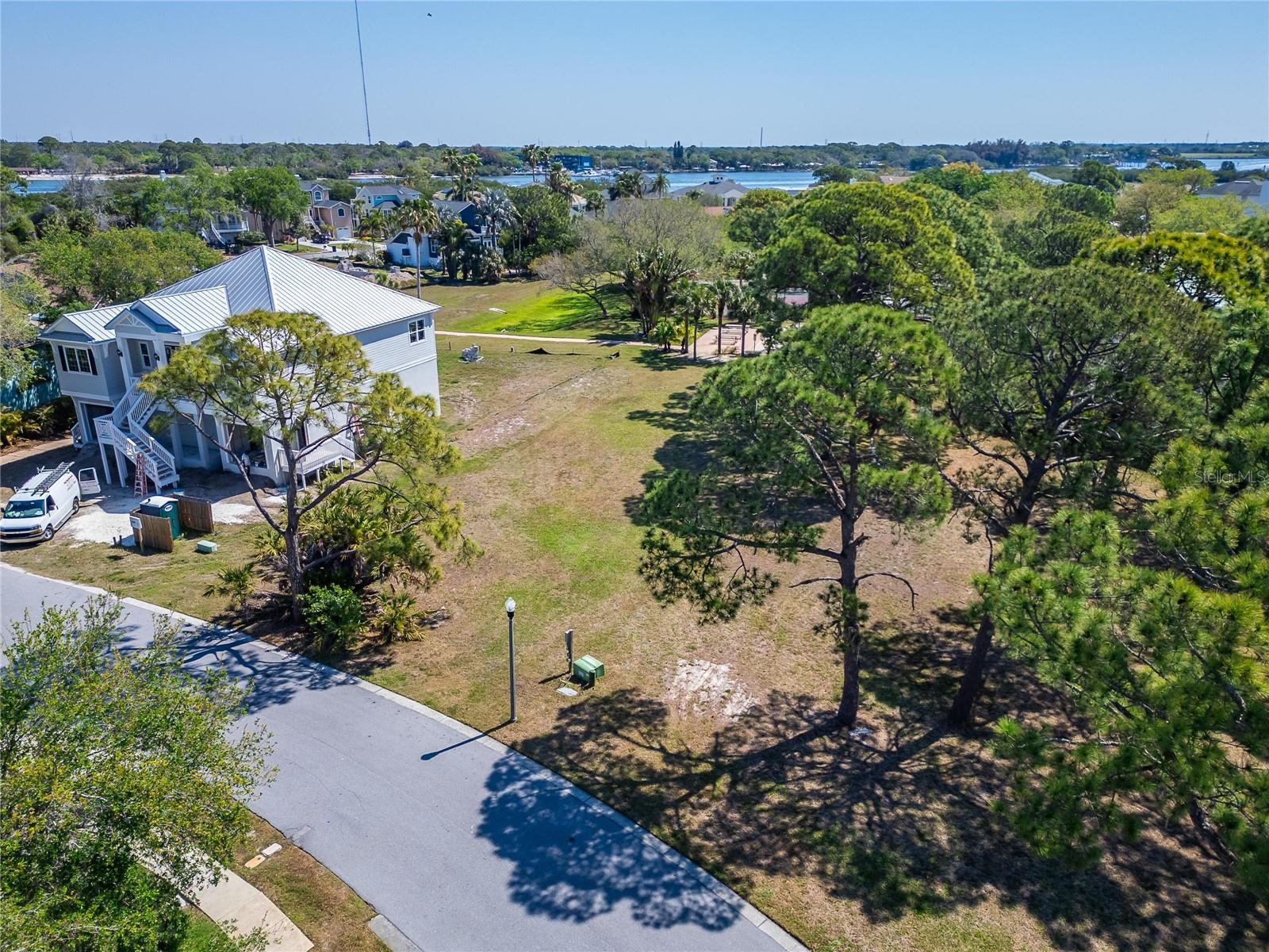 Image 5 of 25 For Harbour Watch Drive