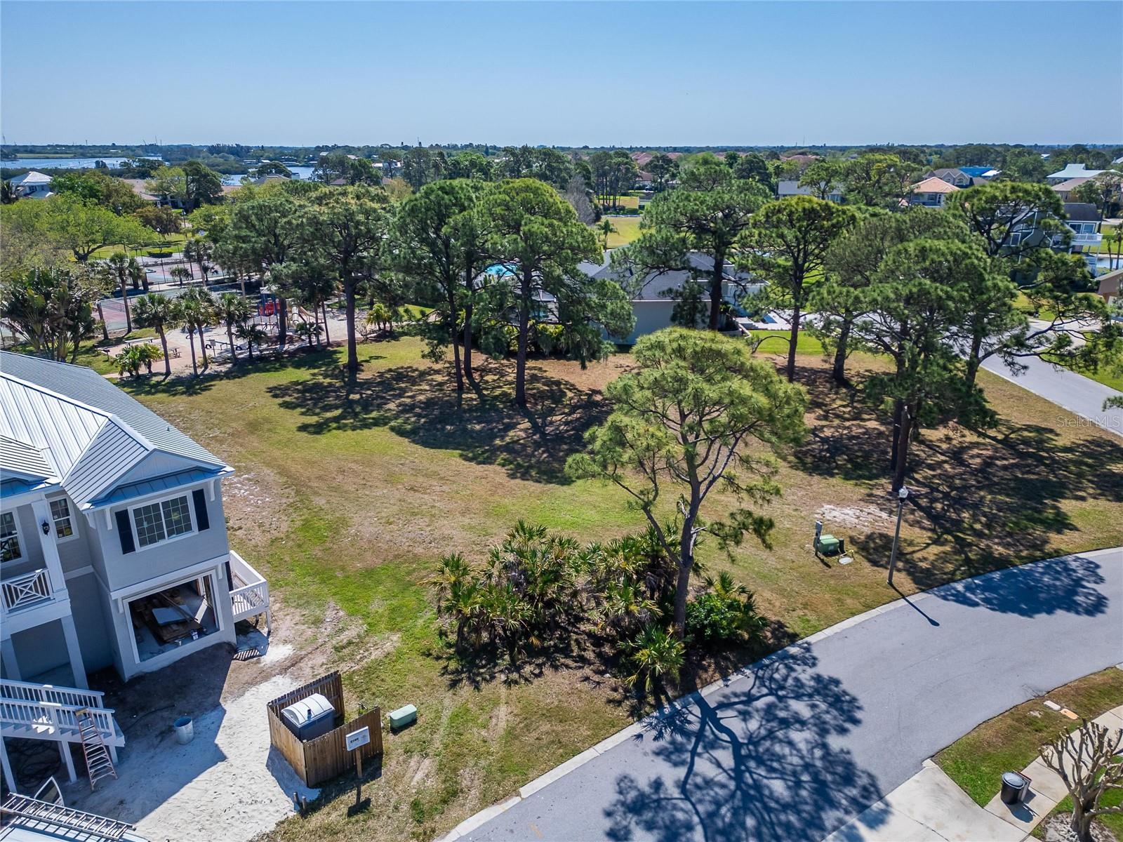 Image 6 of 25 For Harbour Watch Drive