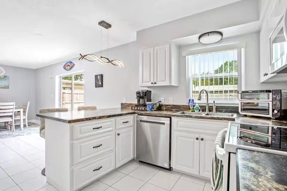 Image 16 of 49 For 12931 127th Avenue