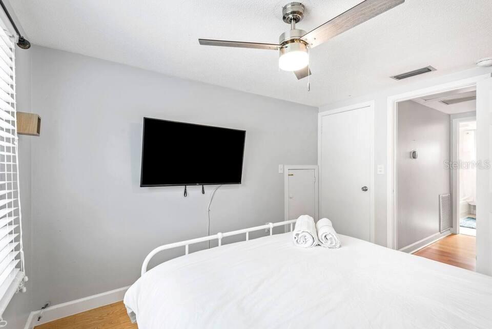 Image 29 of 49 For 12931 127th Avenue