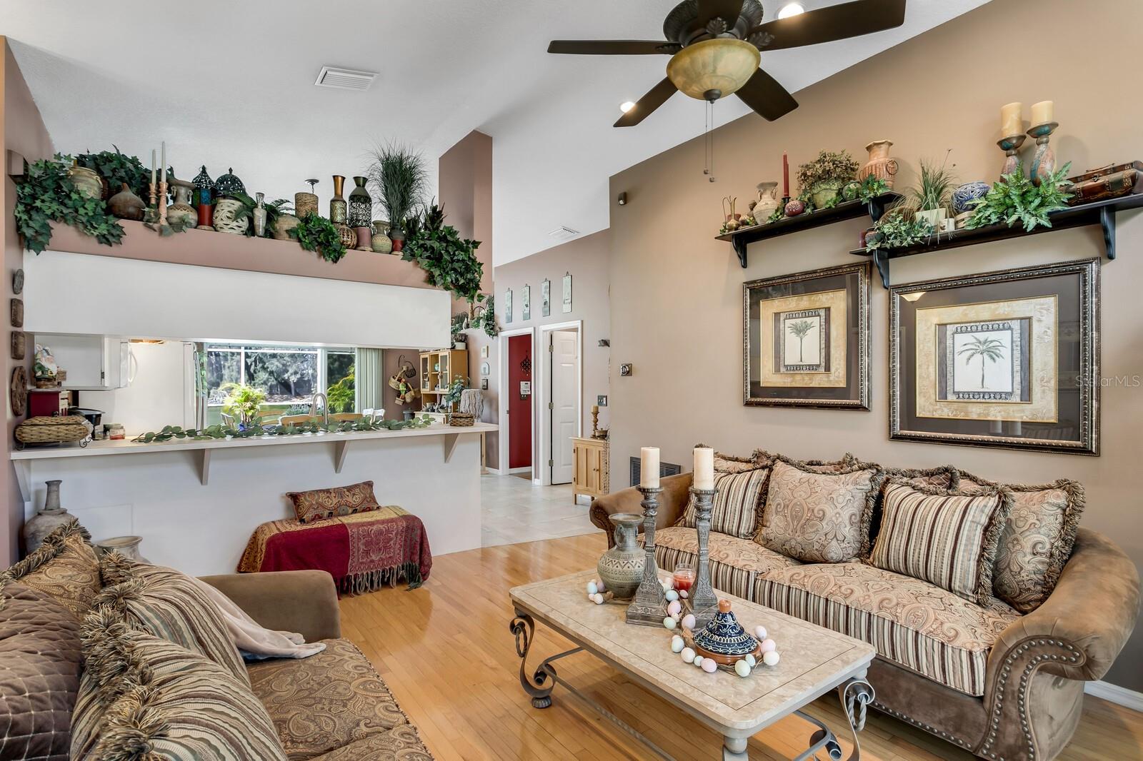 Listing photo id 1 for 6450 49th Avenue N