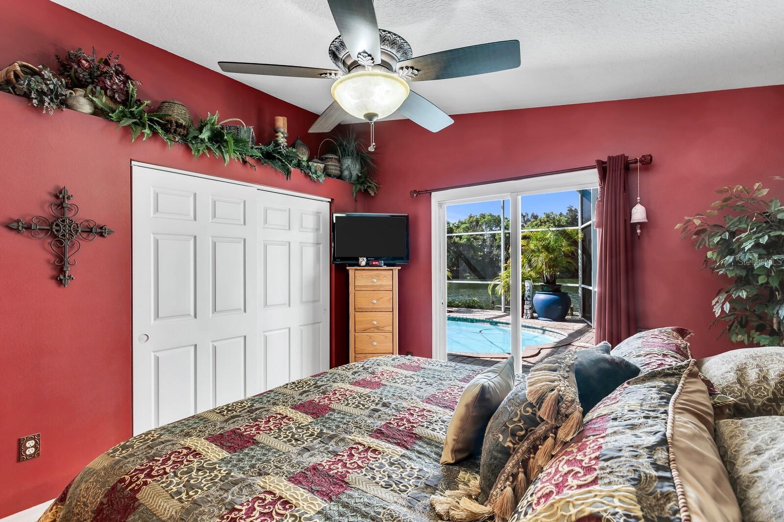 Listing photo id 4 for 6450 49th Avenue N