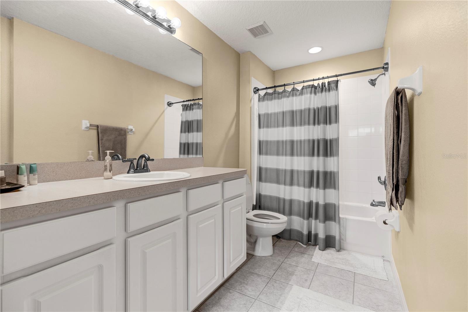 Image 39 of 49 For 3364 Covered Bridge Drive E