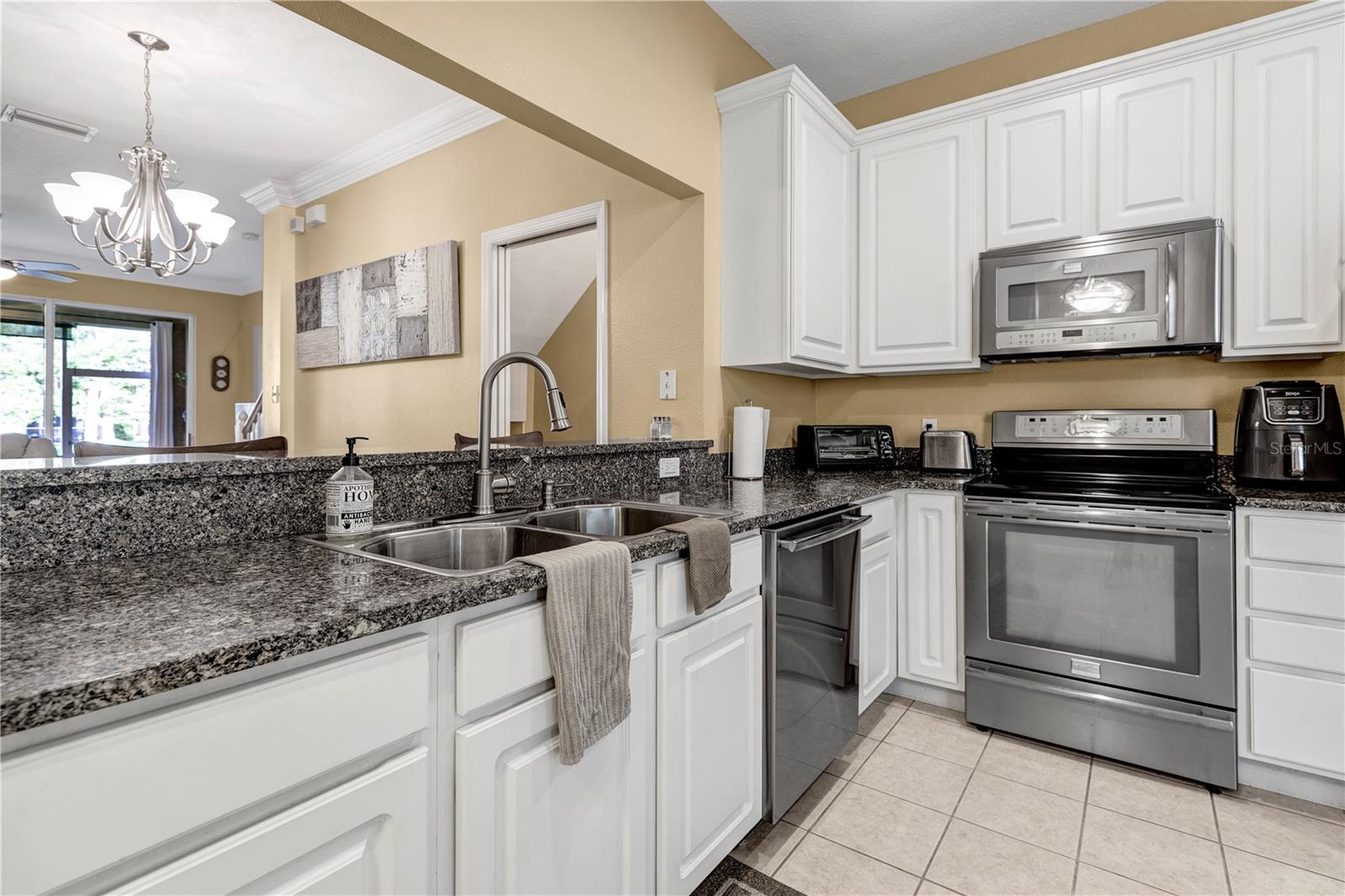 Image 8 of 49 For 3364 Covered Bridge Drive E