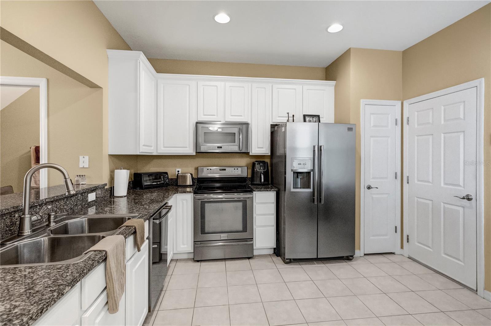 Image 9 of 49 For 3364 Covered Bridge Drive E