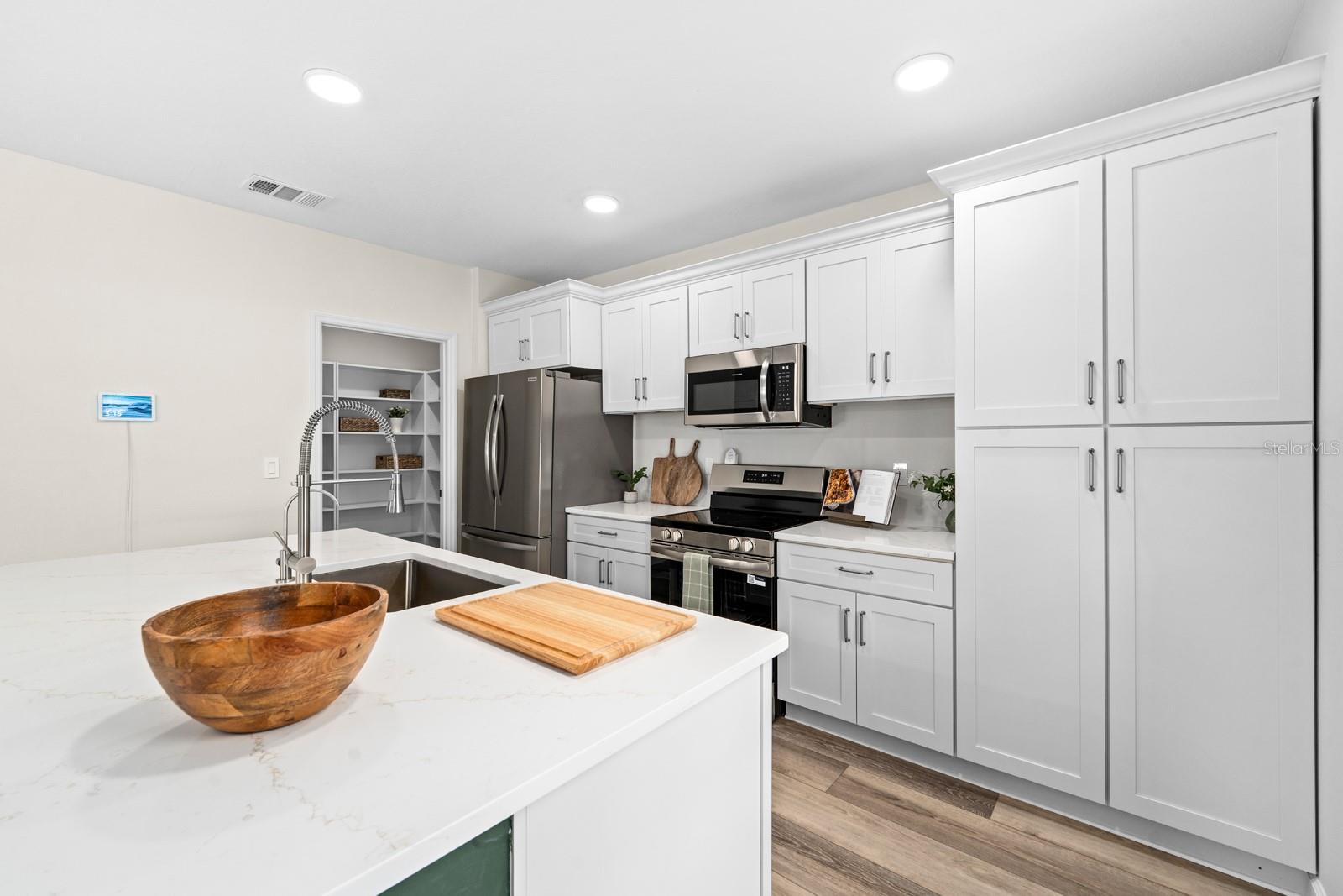 Image 10 of 39 For 9714 Oak Ranch Crescent Court